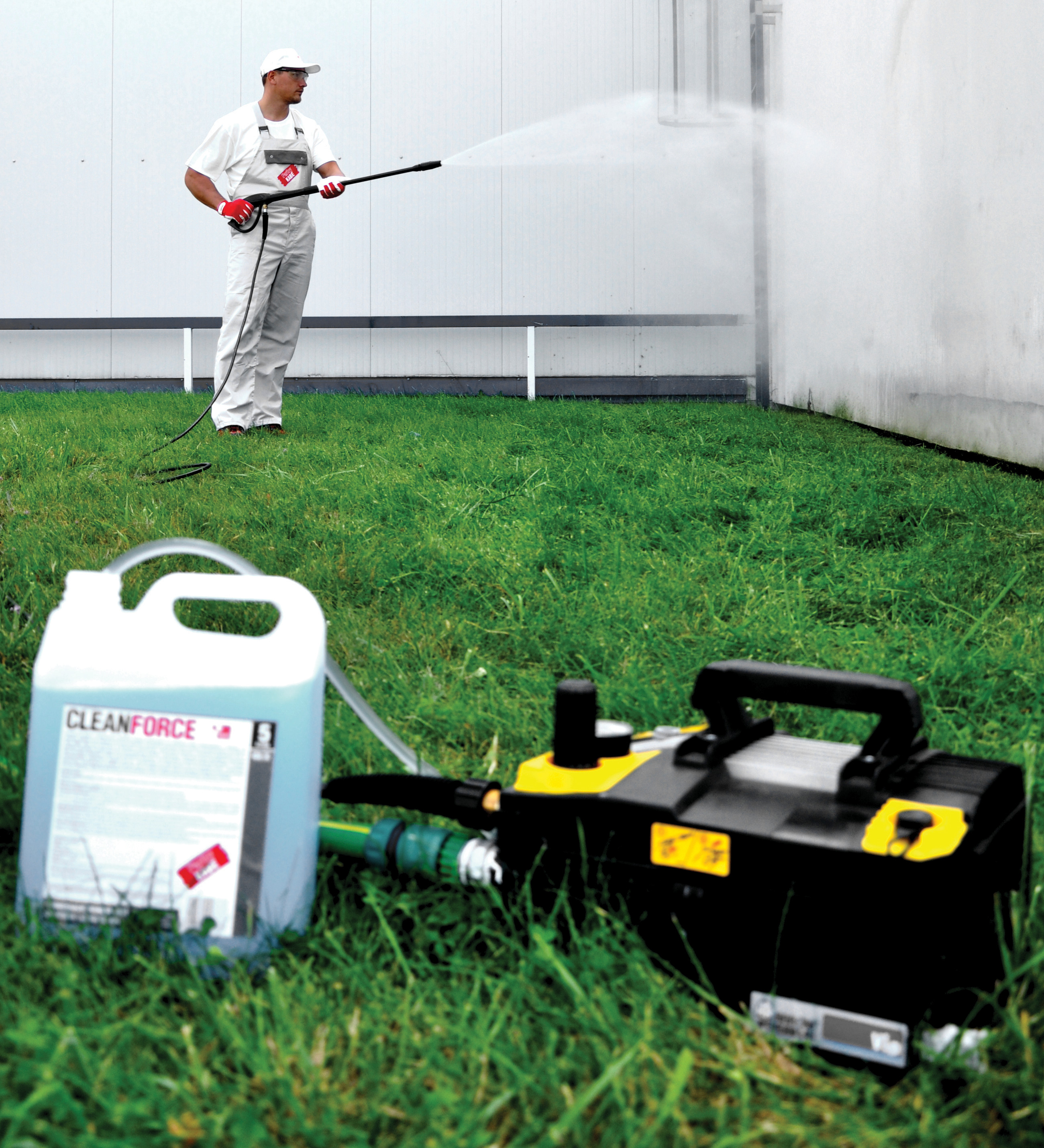 Mycie elewacji CLEANFORCE 4